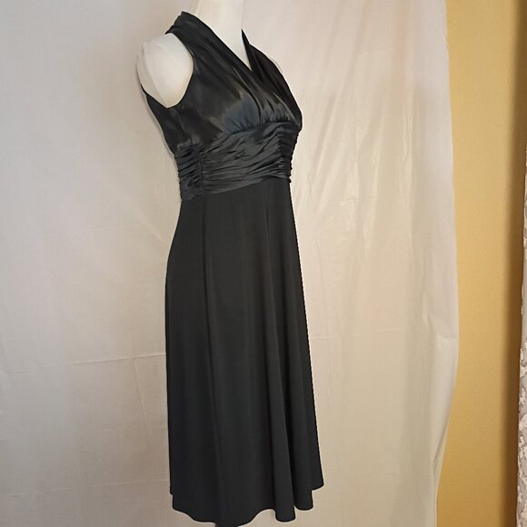 🎁🤶❤️ Beautiful Black Dress from Dillard's - Picture 5 of 15